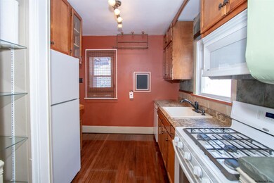 49 Glenwood St, Albany, NY 12208 - photo 7