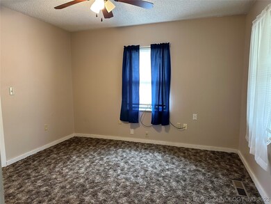 627 N Griffin Ave, Okmulgee, OK 74447 - photo 7