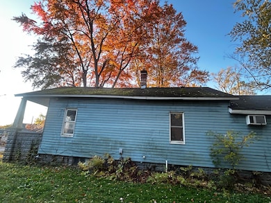626 N 12th St, Niles, MI 49120 - photo 3
