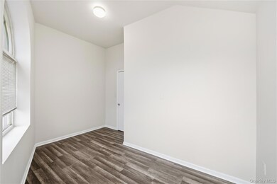 144-07 Jamaica Ave unit 3rd Floor, Jamaica, NY 11435 - photo 7