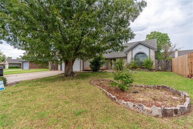 1217 NE 23rd St, Moore, OK 73160 - photo 2