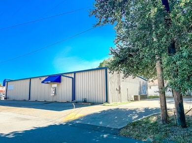 209 N Ellis St, Groesbeck, TX 76642 - photo 4