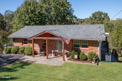 203 Hilltop Dr, Bristol, VA 24202 - photo 3