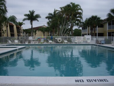 12501 Mcgregor Blvd unit 11, Fort Myers, FL 33919 - photo 3