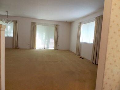 274 Swarthout Dr, Grants Pass, OR 97527 - photo 3