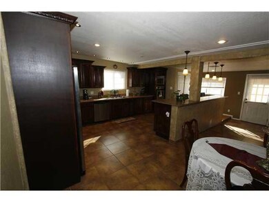 8229 Broadway Dr, El Paso, TX 79915 - photo 5