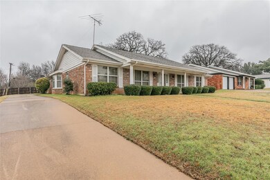 420 Glenn Dr, Hurst, TX 76053 - photo 2