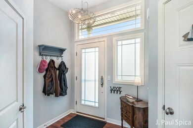 Foyer/Front Entrance