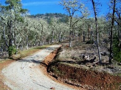 210 Harpazo Ln, Grants Pass, OR 97527 - photo 2