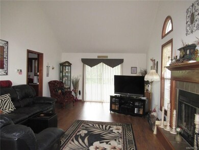7357 Erica Ln, North Tonawanda, NY 14120 - photo 4