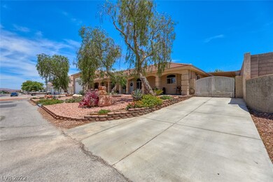 separate RV/ boat parking, driveway, gate and covered parking. Parking galore!