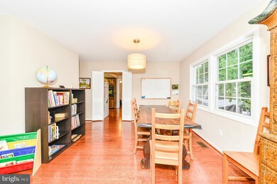 4106 Maureen Ln, Fairfax, VA 22033 - photo 7