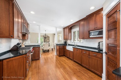 341 S Wright St, Naperville, IL 60540 - photo 4