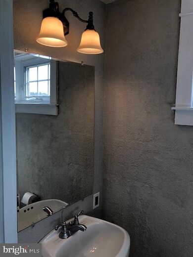 12 Atkins Ave, Wilmington, DE 19805 - photo 5