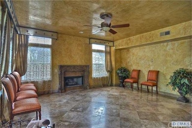 Beautiful Family Room with Venetian plaster and tr