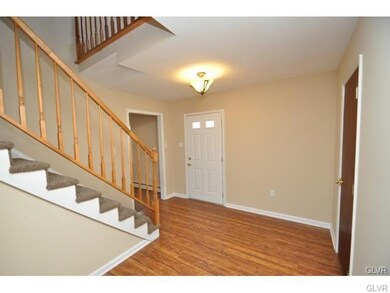 7846 Railroad St, Slatington, PA 18080 - photo 3