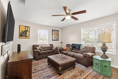 1104 Elizabeth Blvd, Granbury, TX 76048 - photo 6