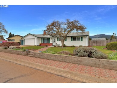 1448 Cheek St, Springfield, OR 97477 - photo 3