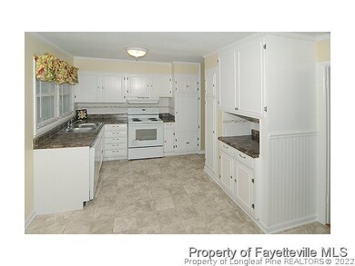 833 Montclair Rd, Fayetteville, NC 28314 - photo 4