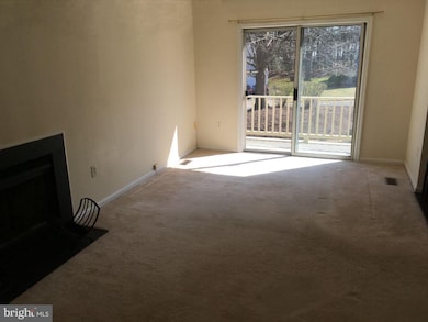 10216 Faire Commons Ct, Burke, VA 22015 - photo 4