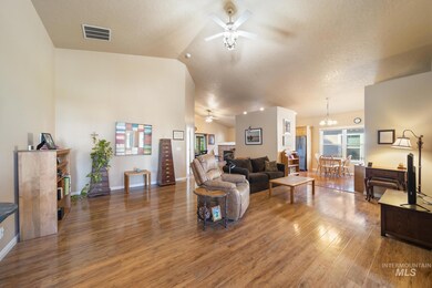 16403 N Golfview Ct, Nampa, ID 83687 - photo 3