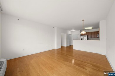 4 Constellation Place unit 308, Jersey City, NJ 07305 - photo 7