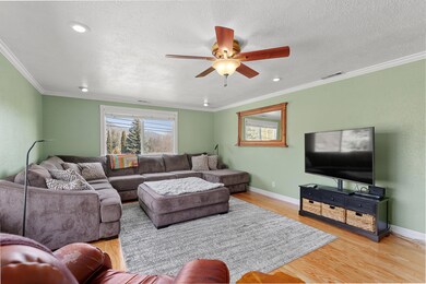 903 NW Hewitt Ln, Grants Pass, OR 97526 - photo 5