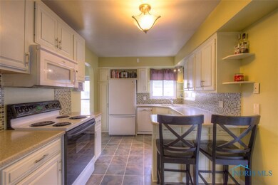 Conion counter tops with ceramic tile back splash