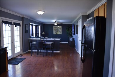 kitchen/breakfast area/family room