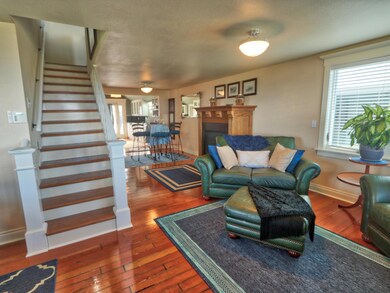 Living room to Kitchen