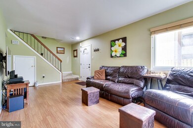 10643 Summer Oak Ct, Burke, VA 22015 - photo 2