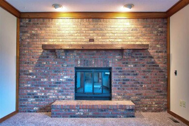 5355 W Sherwood Dr, Newburgh, IN 47630 - photo 7