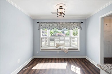 Beautiful bay window in the Dining Area