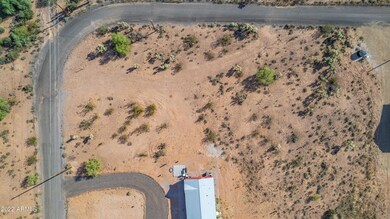 Easily accessible corner lot