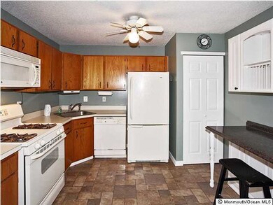 8 Players Cir, Tinton Falls, NJ 07724 - photo 7