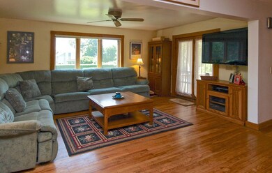 32 Deck St, Jamestown, RI 02835 - photo 5