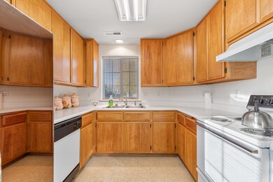 522 Countryside Dr, Central Point, OR 97502 - photo 3