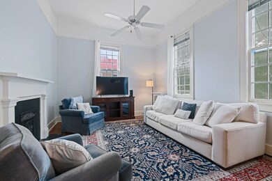 84 Bull St B