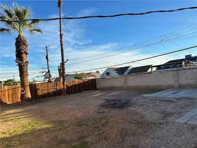 1515 S 11th St, Las Vegas, NV 89104 - photo 2