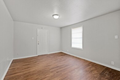 5027 Cosby St, Houston, TX 77021 - photo 6