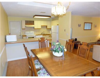 381 Chatham Cir unit 381, Warwick, RI 02886 - photo 6