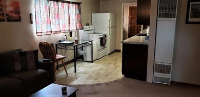 610 SE 10th St, Grants Pass, OR 97526 - photo 2