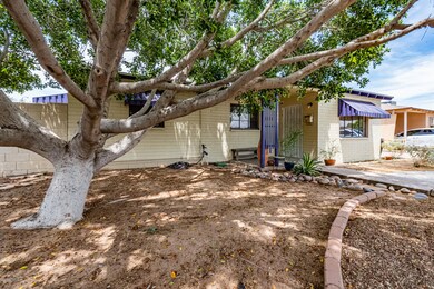 1604 E 1st Pl-4