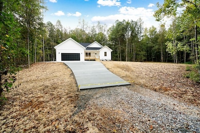 812 Bridges Rd, Tunnel Hill, GA 30755 - photo 2
