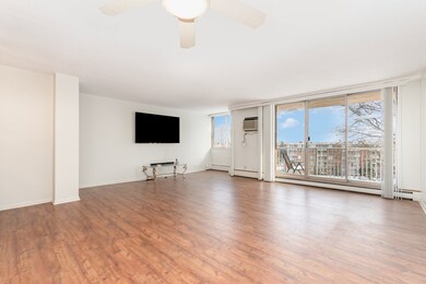 2201 S Highland Ave unit 4M, Lombard, IL 60148 - photo 2