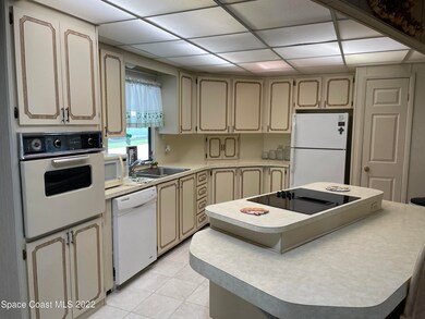 706 Oleander Cir, Sebastian, FL 32976 - photo 5