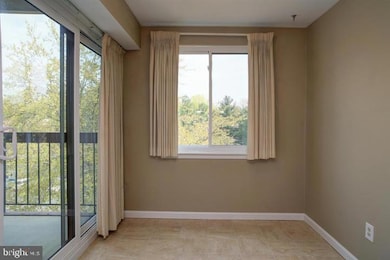 Treebrooke unit 402, Oakton, VA 22124 - photo 4