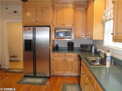 Kitchen - Modern Kitchen - Stainless appliances, s