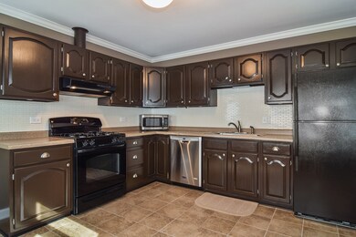 Beautifully updated kitchen and all appliances sta