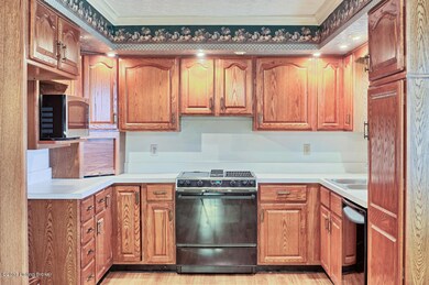 9340 Fairground Rd, Louisville, KY 40291 - photo 7